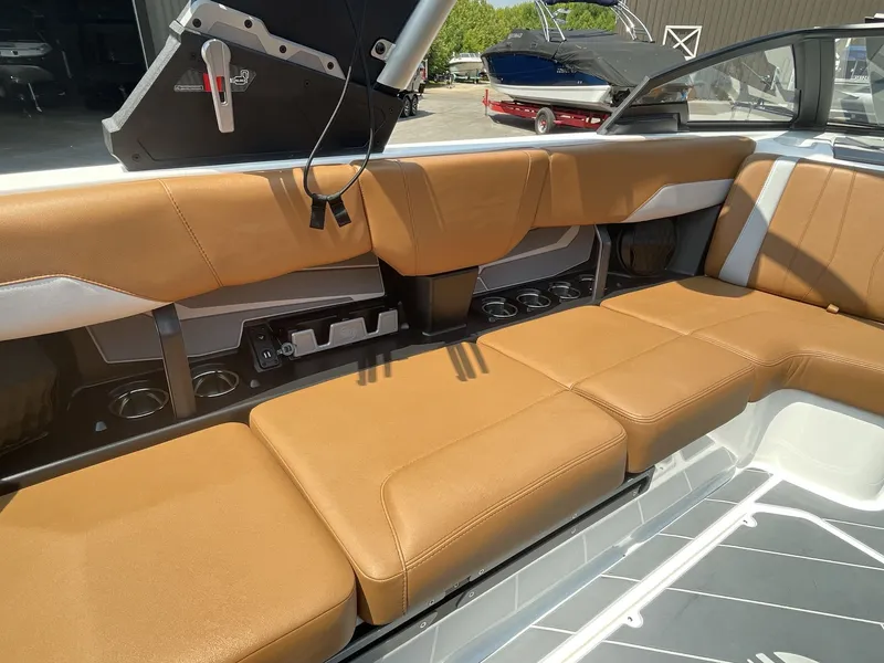 Slide: The Image of Malibu Wakesetter 22 LSV 2023 - 292