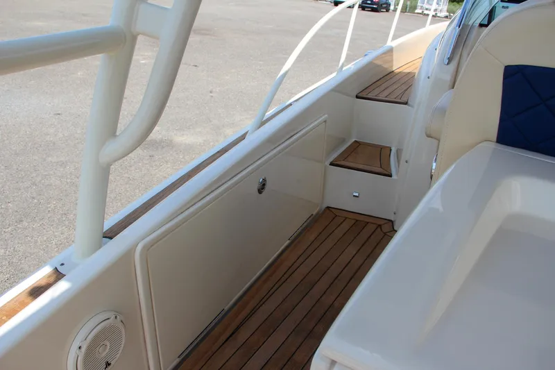 Slide: The Image of Chris-Craft Launch 36 2017 - 65