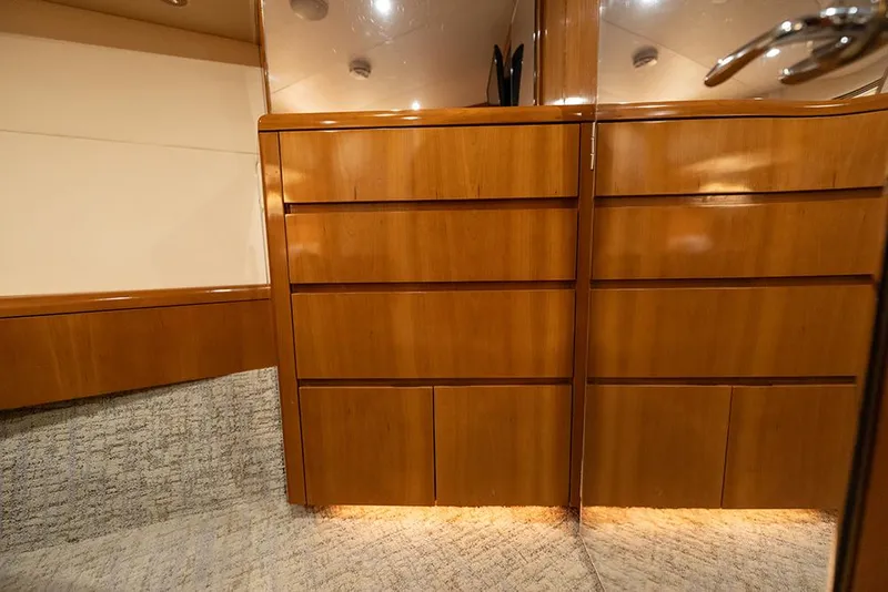Slide: The Image of Drawers in the master stateroom - 31