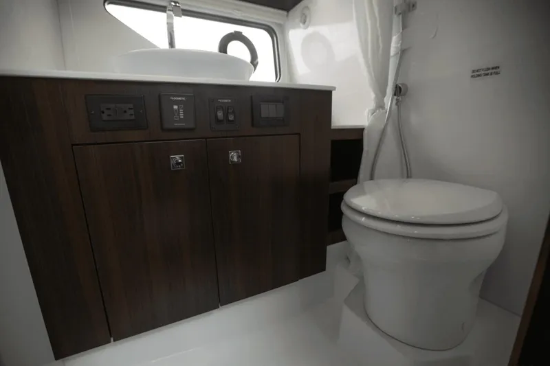 Slide: The Image of Cruisers 38 GLS South Beach Outboard 2024 - 75