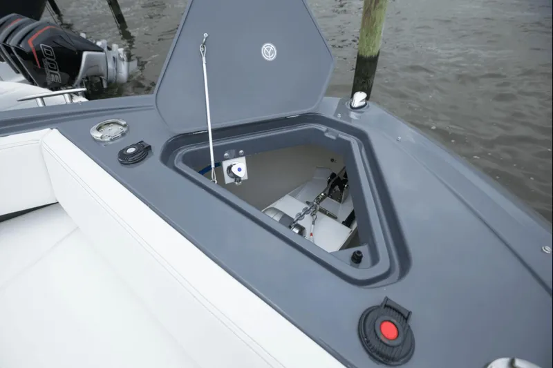 Slide: The Image of Cruisers 38 GLS South Beach Outboard 2024 - 80