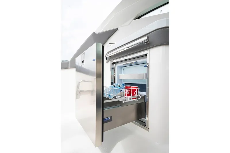 Slide: The Image of Tiara 34lx 2026 - 21