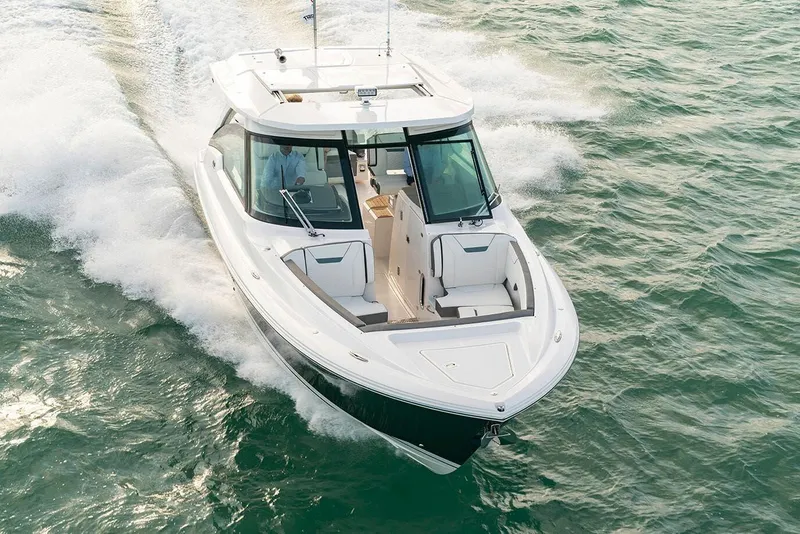 Slide: The Image of Tiara 34lx 2026 - 5