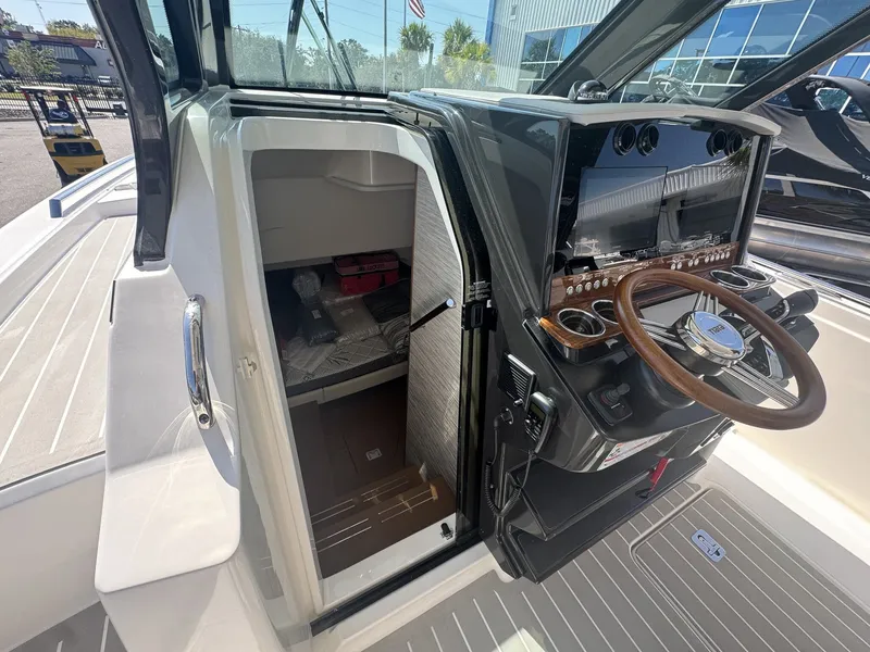 Slide: The Image of Tiara 34LS 2026 - 10