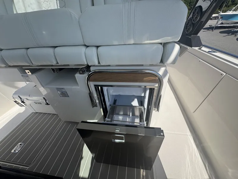 Slide: The Image of Tiara 34LS 2026 - 14