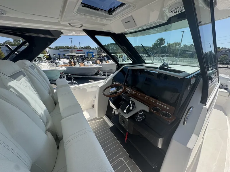 Slide: The Image of Tiara 34LS 2026 - 6