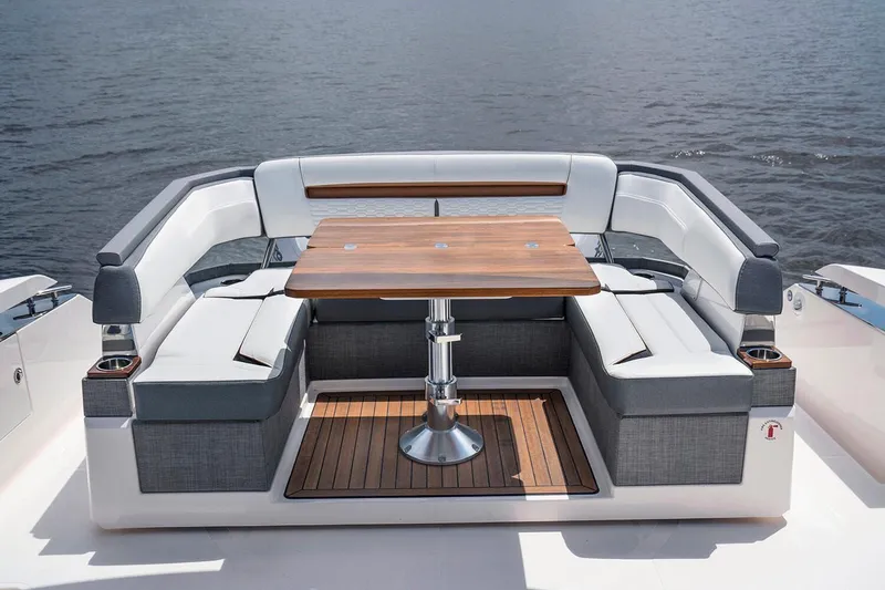 Slide: The Image of Tiara 43LS 2026 - 14