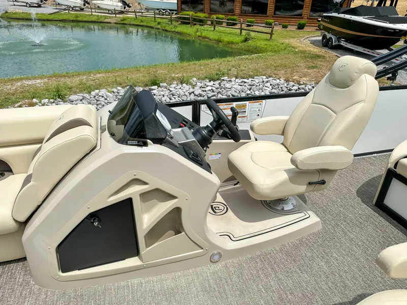 Slide: The Image of Premier 230 Sunsation RL 2023 - 12