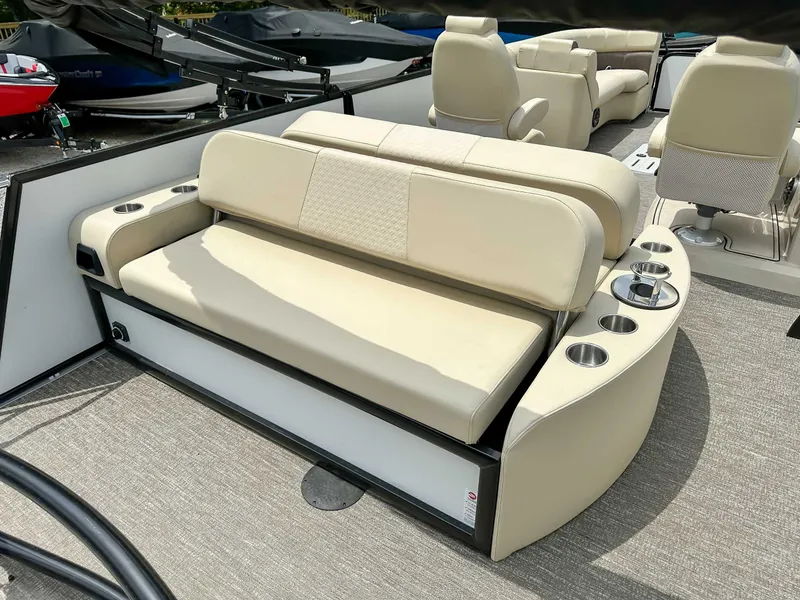 Slide: The Image of Premier 230 Sunsation RL 2023 - 15