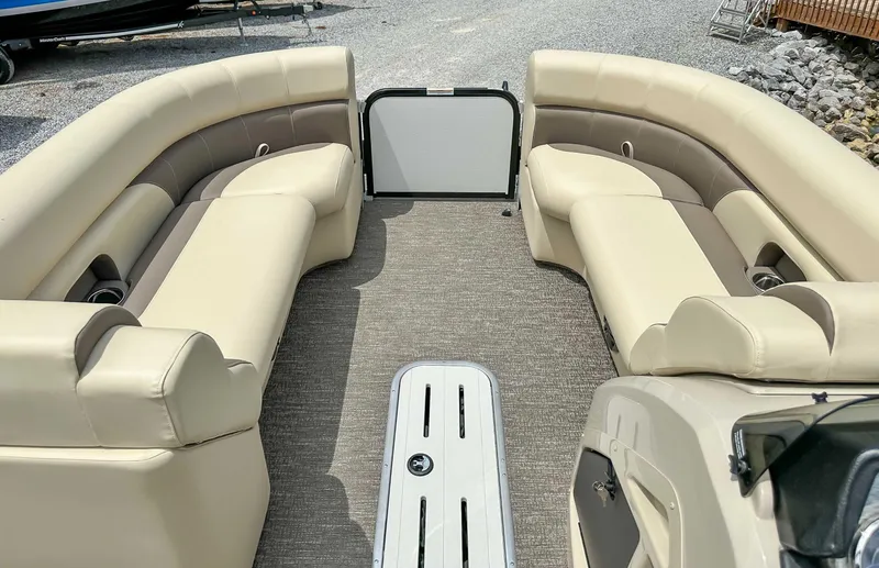 Slide: The Image of Premier 230 Sunsation RL 2023 - 8