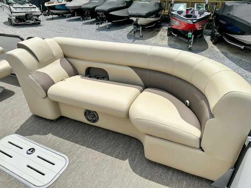 Slide: The Image of Premier 230 Sunsation RL 2023 - 9