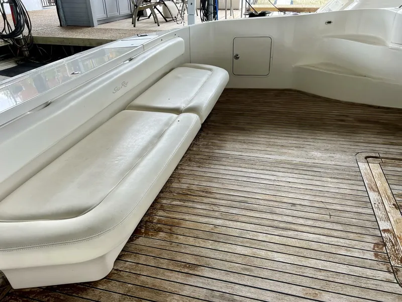 Slide: The Image of Sea Ray 560 Sedan Bridge 2001 - 60