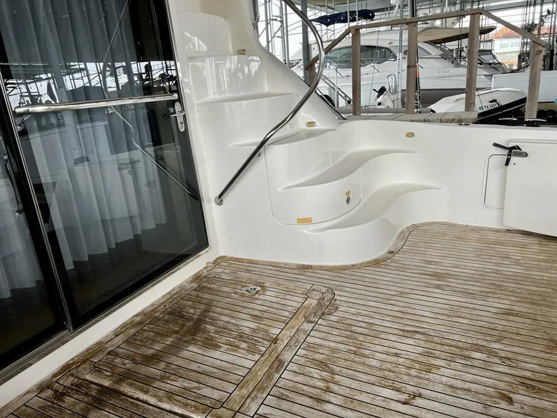 Slide: The Image of Sea Ray 560 Sedan Bridge 2001 - 61