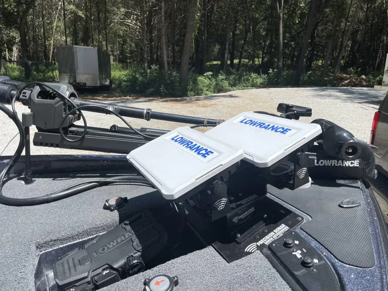 Slide: The Image of 2023 Phoenix 921 Elite II boat with Lowrance electronics. - 9