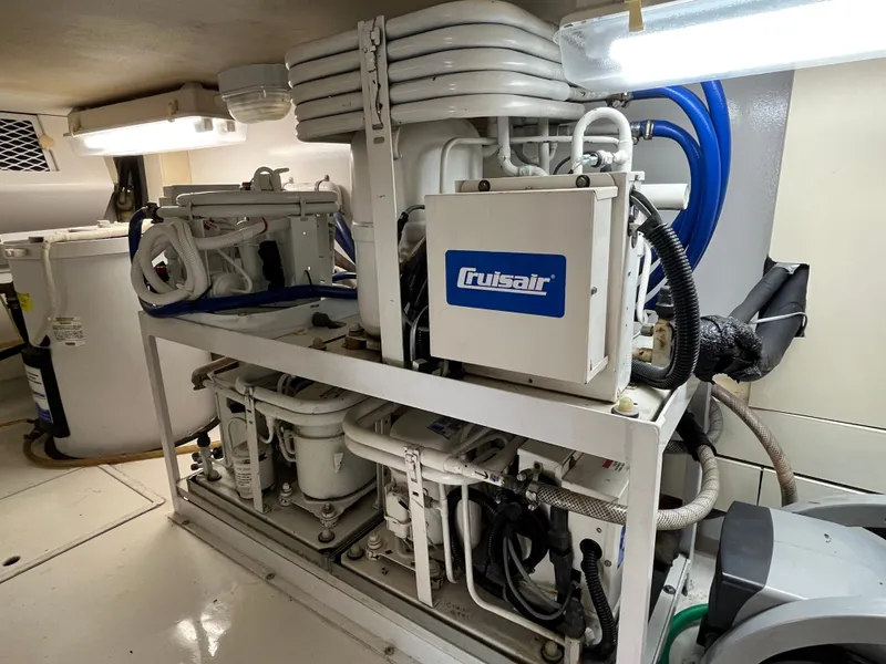 Slide: The Image of Viking 55 Convertible 1999 - 28