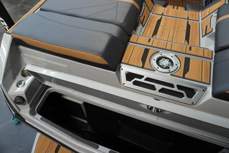 Slide: The Image of Supra SL 550 2023 - 10