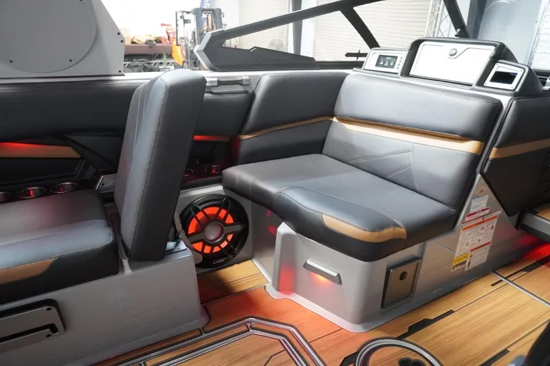 Slide: The Image of Supra SL 550 2023 - 16