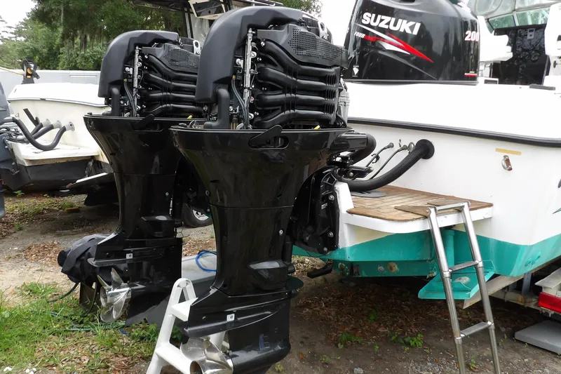 Slide: The Image of 1997 Hydra-Sports 2750 WA boat with dual Suzuki outboard motors. - 16