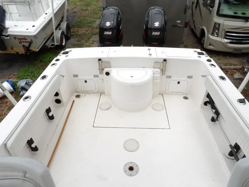 Slide: The Image of 1997 Hydra-Sports 2750 WA boat deck with dual Suzuki 200 engines. - 20