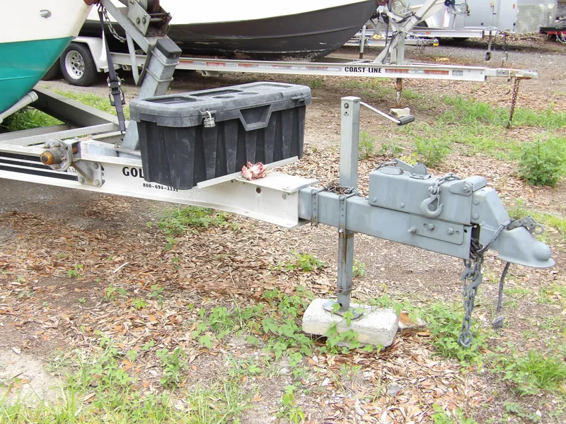Slide: The Image of Trailer hitch of a 1997 Hydra-Sports 2750 WA boat with storage box. - 38
