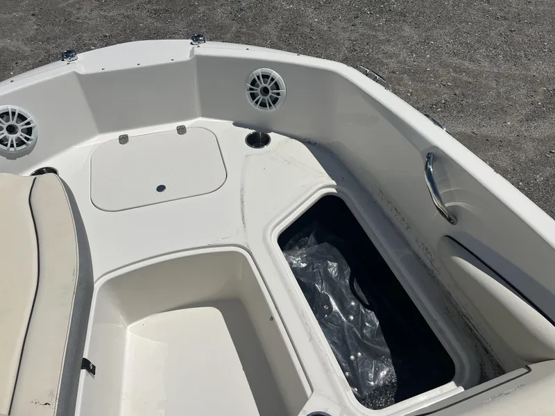 Slide: The Image of Stingray 182SC 2023 - 11