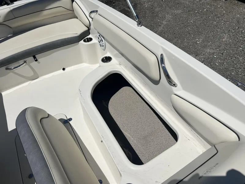 Slide: The Image of Stingray 182SC 2023 - 13