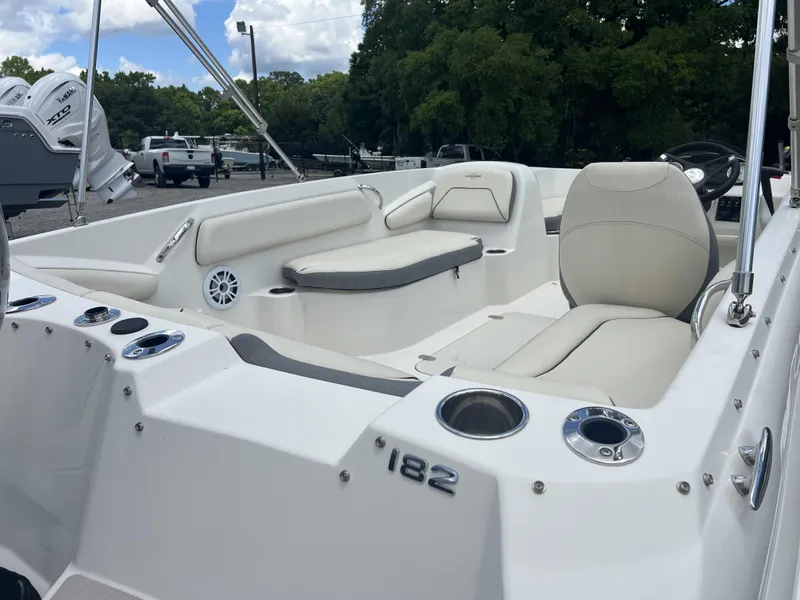 Slide: The Image of Stingray 182SC 2023 - 15