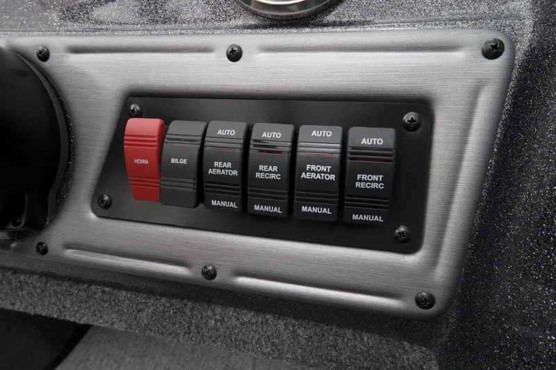 Slide: The Image of Ranger VS1782SC Angler 2023 - 44