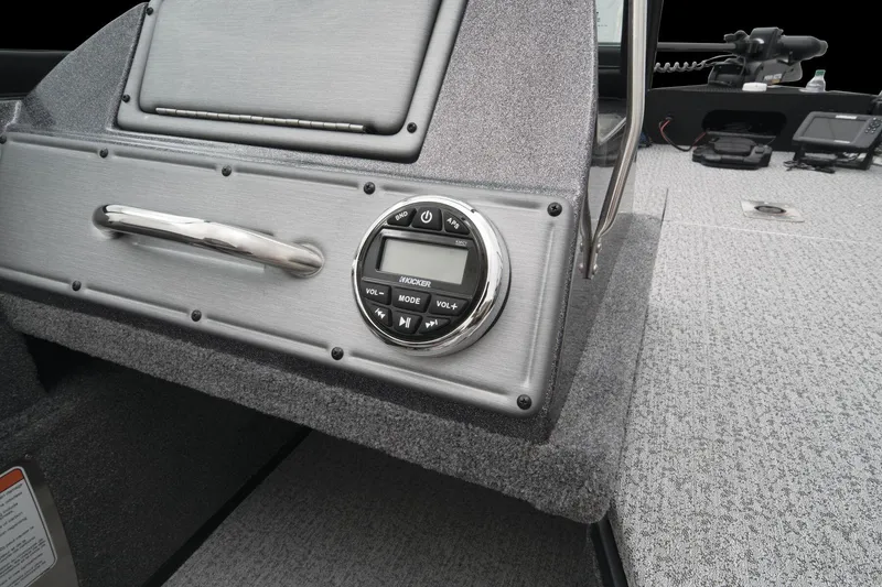 Slide: The Image of Ranger VS1782SC Angler 2023 - 45