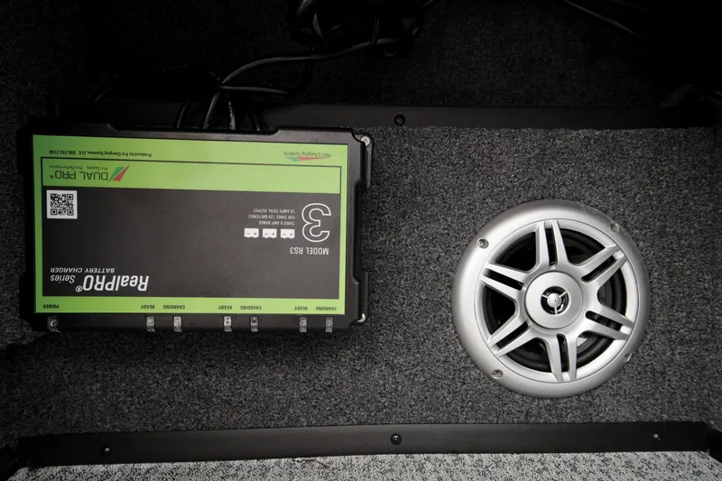 Slide: The Image of Ranger VS1782SC Angler 2023 - 52