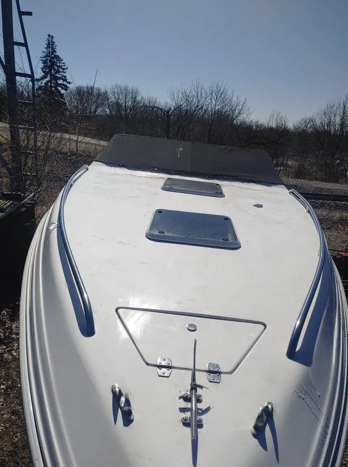 Slide: The Image of 1999 Baha Cruisers 290 Mach 1 boat, top view. - 18