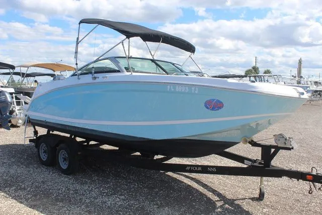 Slide: The Image of Four Winns HD 220 OB 2020 - 3