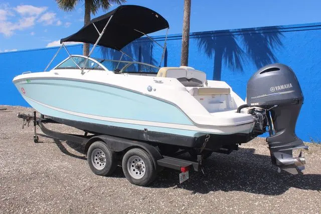 Slide: The Image of Four Winns HD 220 OB 2020 - 6