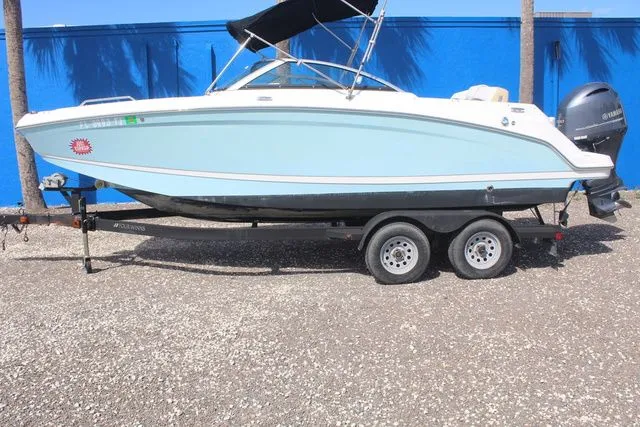 Slide: The Image of Four Winns HD 220 OB 2020 - 7