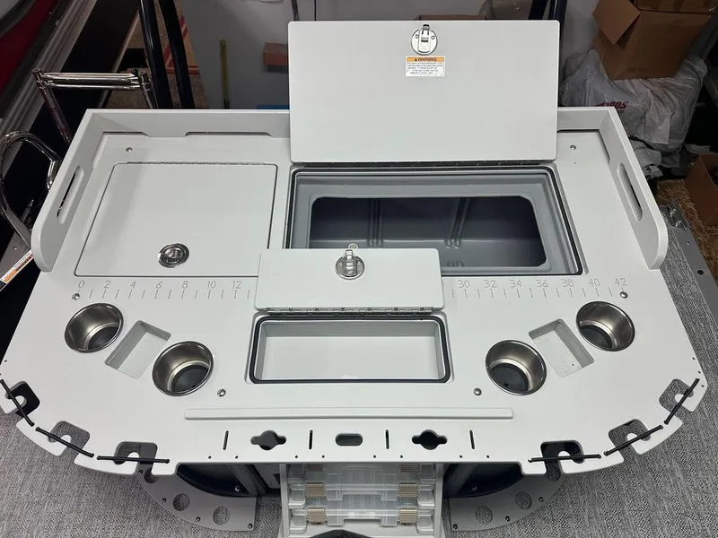 Slide: The Image of Premier 230 SunSation Angler 2025 - 10