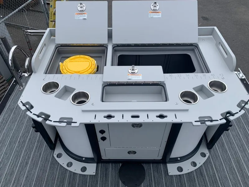 Slide: The Image of Premier 230 SunSation Angler 2025 - 13