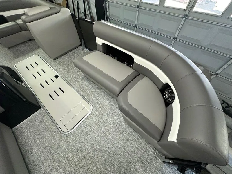 Slide: The Image of Premier 230 SunSation Angler 2025 - 15