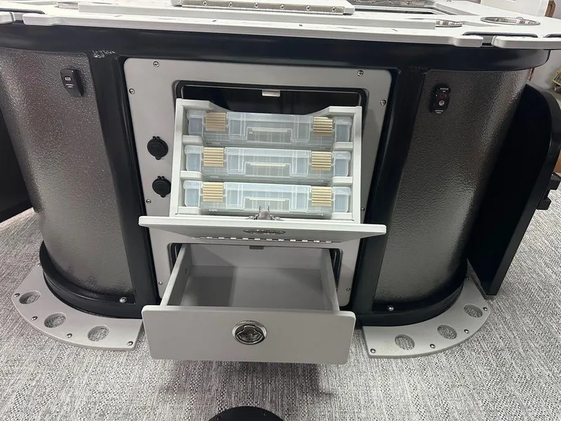 Slide: The Image of Premier 230 SunSation Angler 2025 - 9