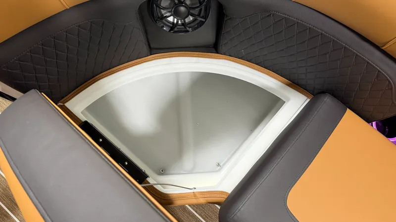 Slide: The Image of Premier 210SUNSATION 2027 - 15