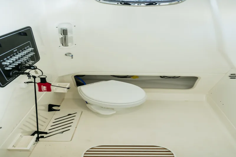 Slide: The Image of Boston Whaler 250 Outrage 2027 - 81