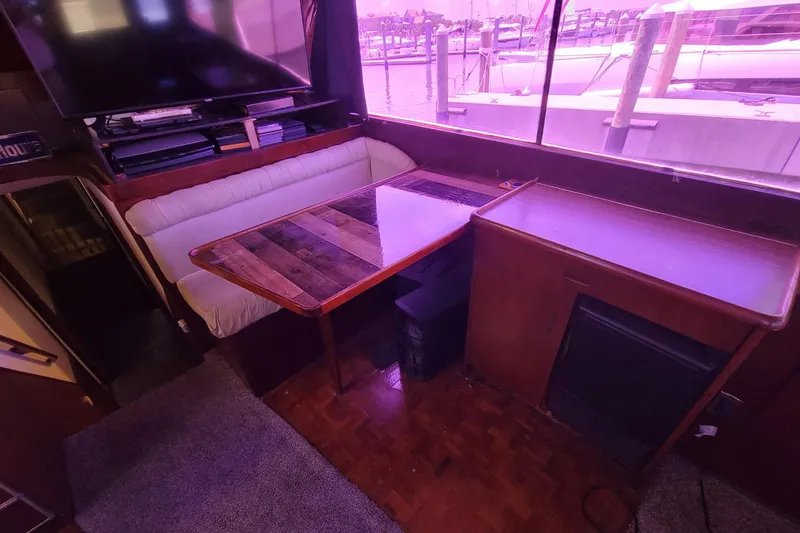 Slide: The Image of Dinette and Wet Bar - 21