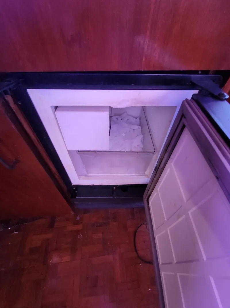 Slide: The Image of Salon Icemaker - 29