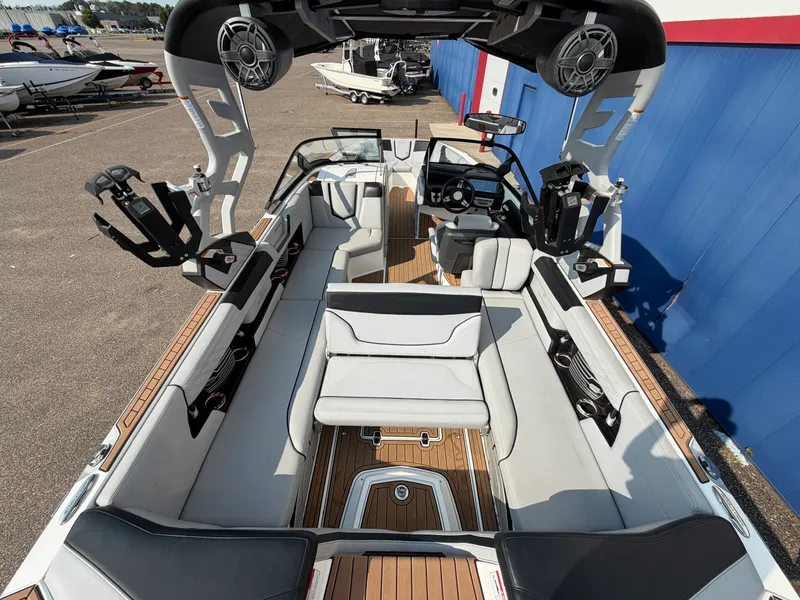 Slide: The Image of Nautique Super Air Nautique G25 2020 - 16