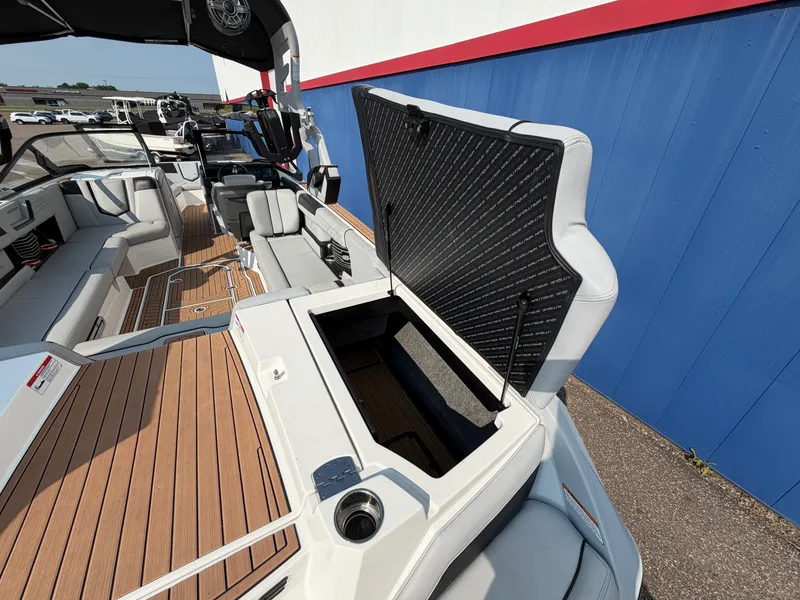 Slide: The Image of Nautique Super Air Nautique G25 2020 - 13