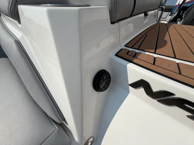 Slide: The Image of Nautique Super Air Nautique G25 2020 - 8
