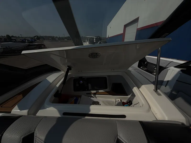Slide: The Image of Nautique Super Air Nautique G25 2020 - 35