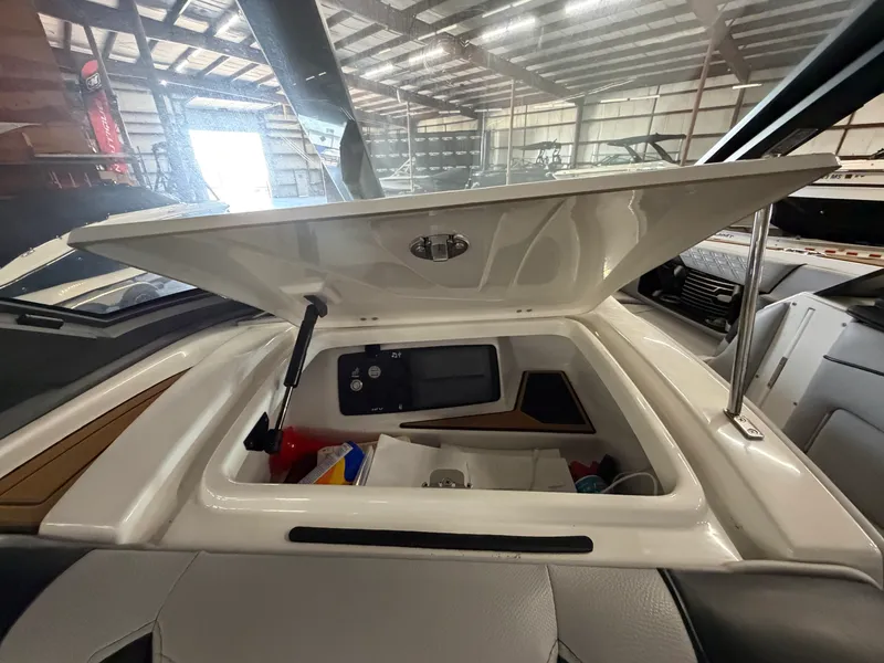 Slide: The Image of Nautique Super Air Nautique G25 2020 - 37