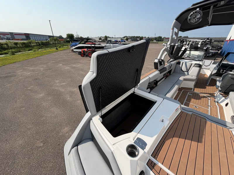Slide: The Image of Nautique Super Air Nautique G25 2020 - 11