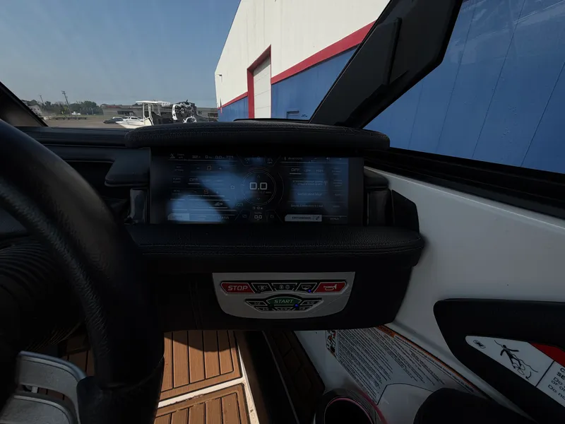 Slide: The Image of Nautique Super Air Nautique G25 2020 - 41