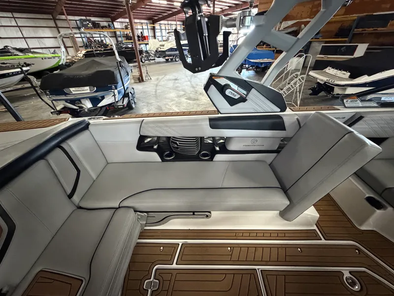 Slide: The Image of Nautique Super Air Nautique G25 2020 - 32